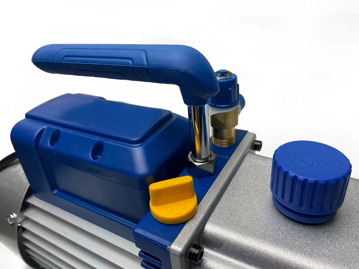 Industrial vacuum pump service