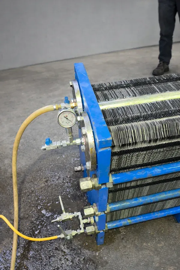 Pressure testing a plate heat exchanger